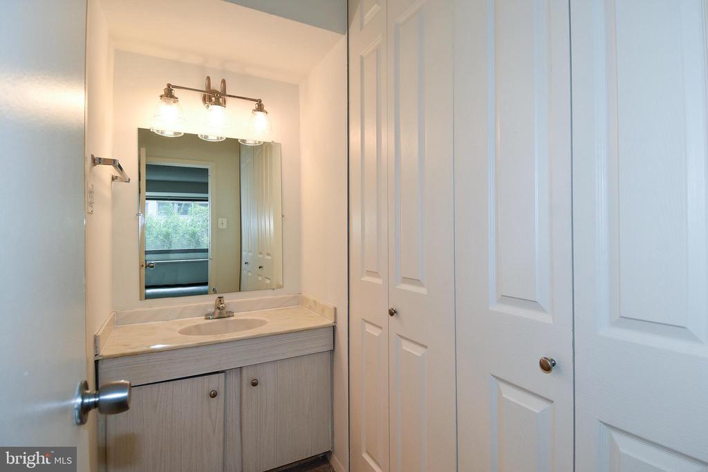 5500 FRIENDSHIP BOULEVARD Unit: 816N