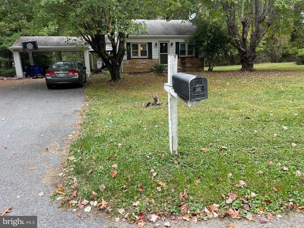 1120 TUCKER LANE