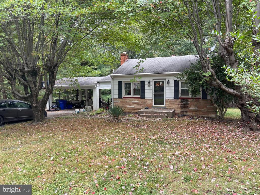 1120 TUCKER LANE