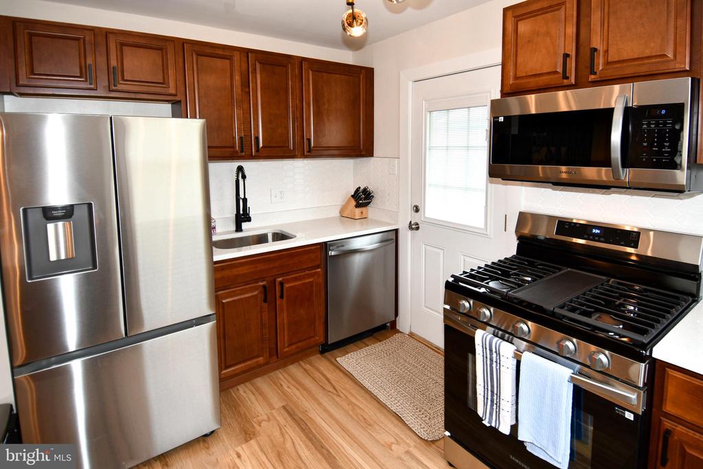 503 WOODSTON ROAD