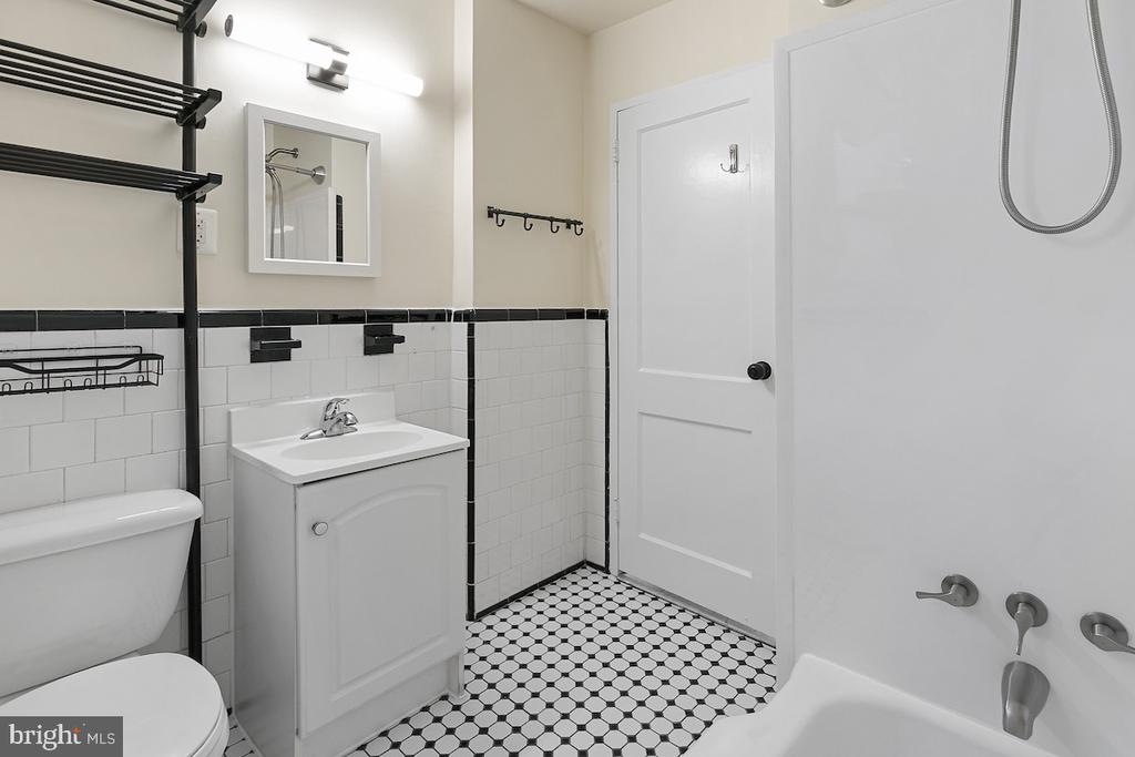9003 MANCHESTER ROAD Unit: 9003