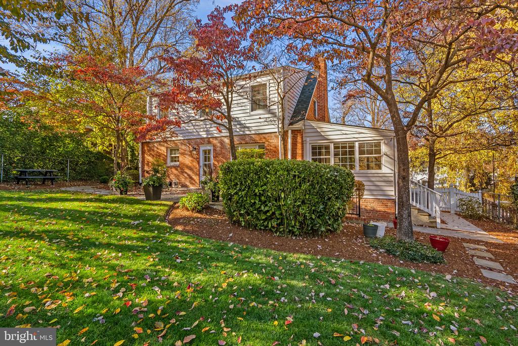 315 HILLMOOR DRIVE