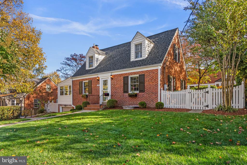 315 HILLMOOR DRIVE