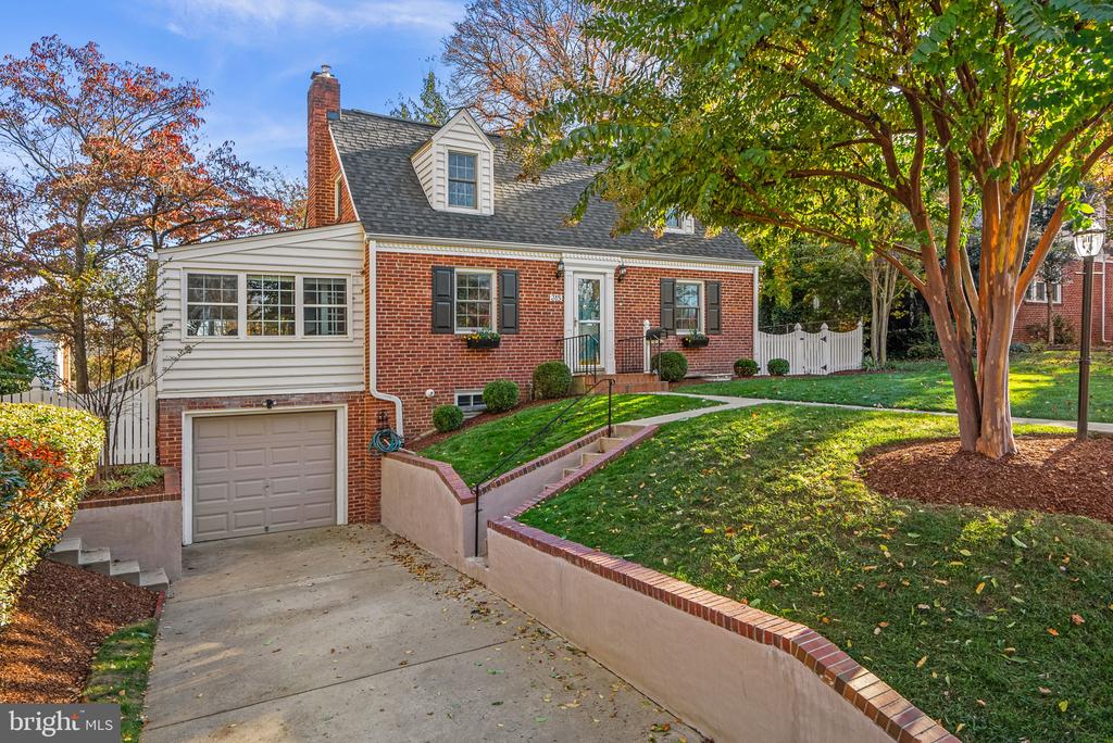 315 HILLMOOR DRIVE