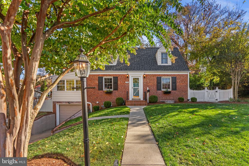 315 HILLMOOR DRIVE