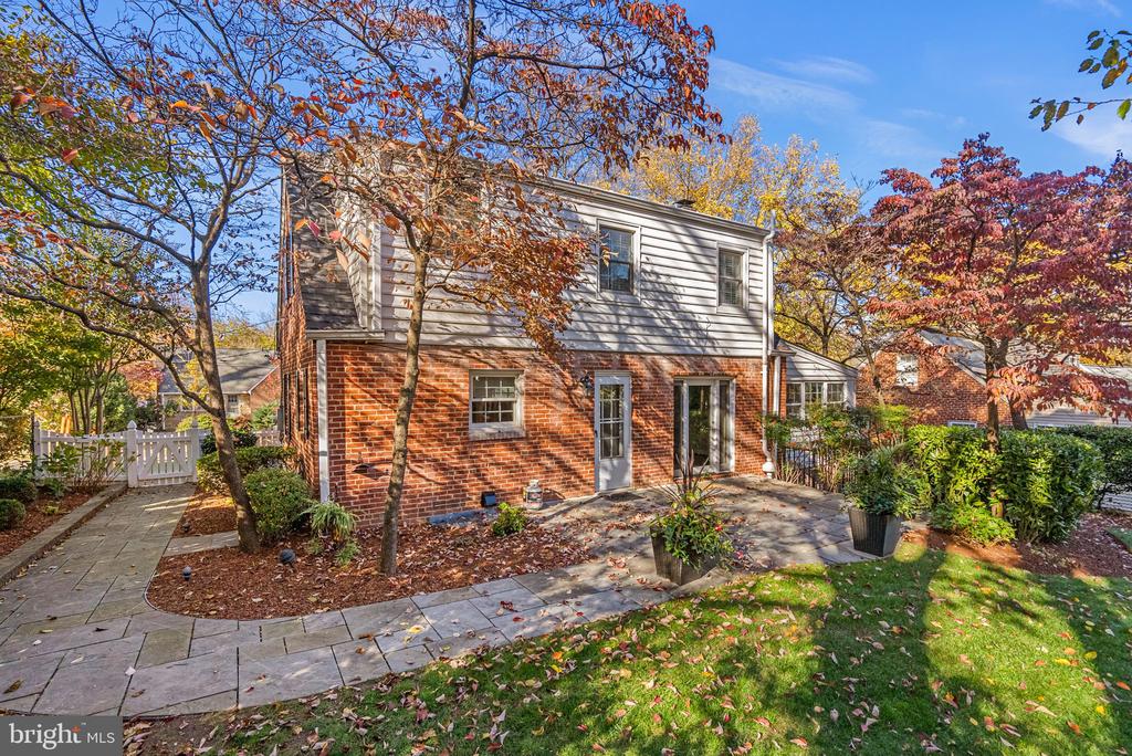 315 HILLMOOR DRIVE