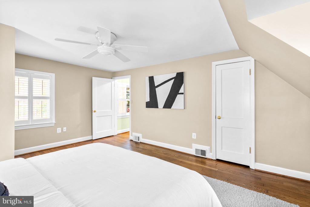 315 HILLMOOR DRIVE