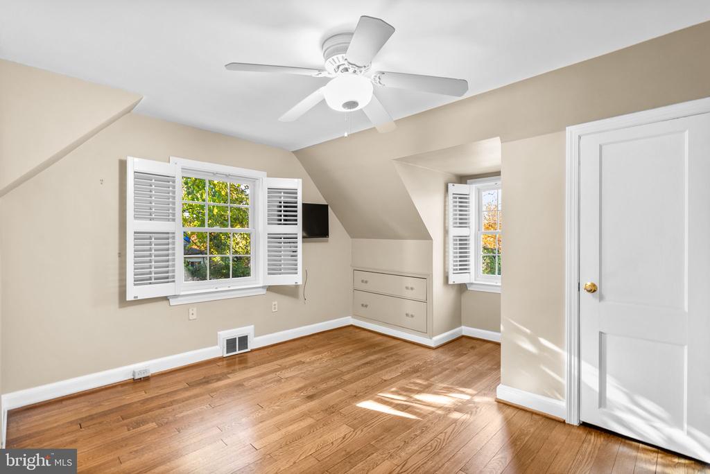 315 HILLMOOR DRIVE