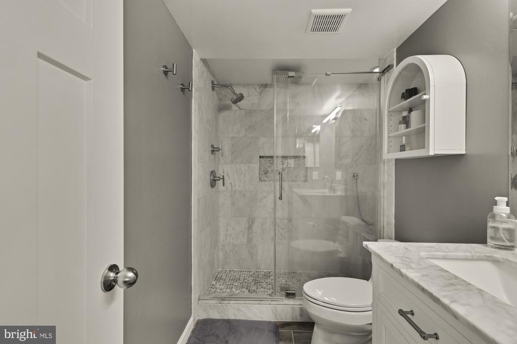 47 DUDLEY COURT Unit: 18