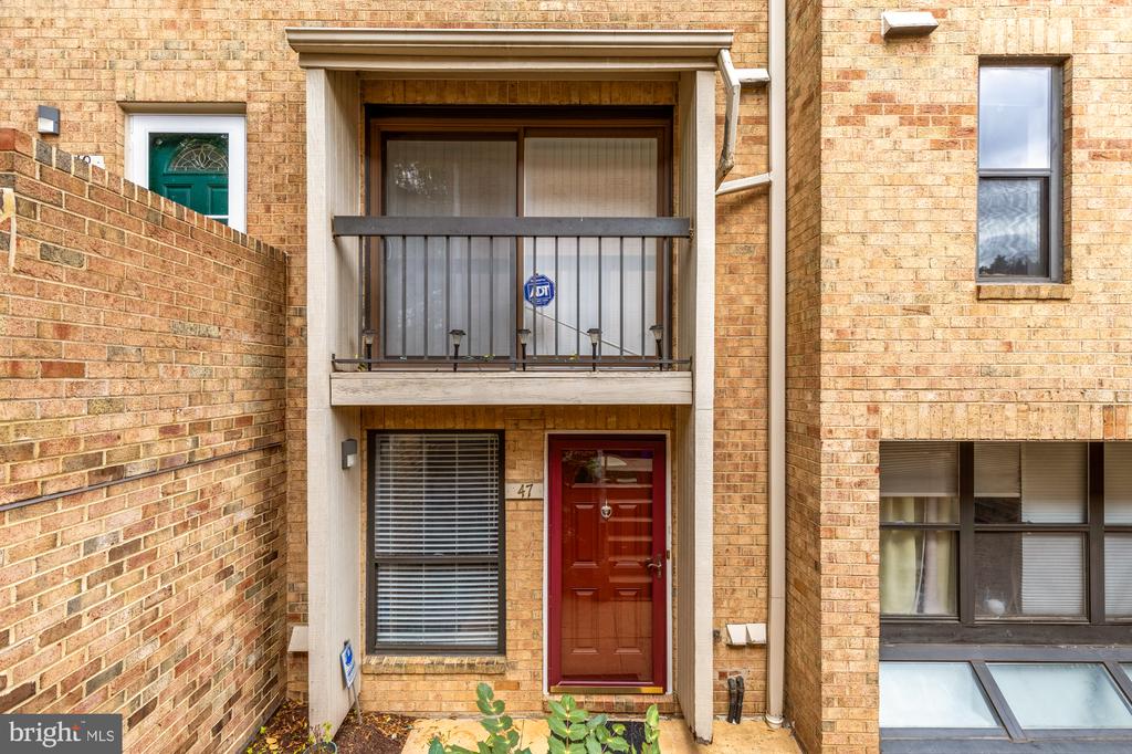 47 DUDLEY COURT Unit: 18