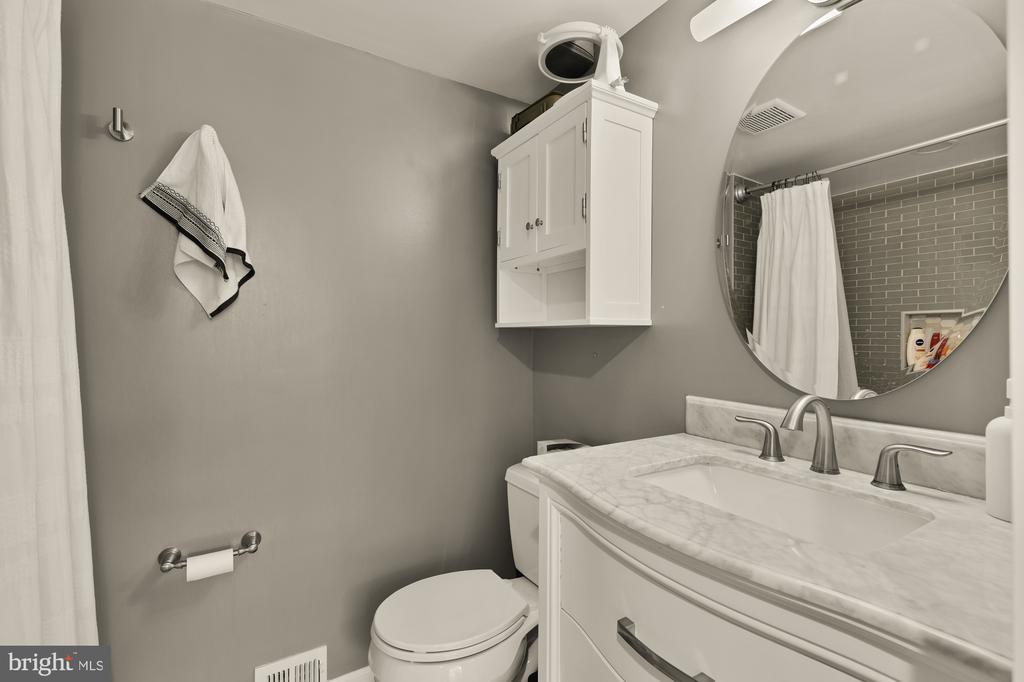 47 DUDLEY COURT Unit: 18