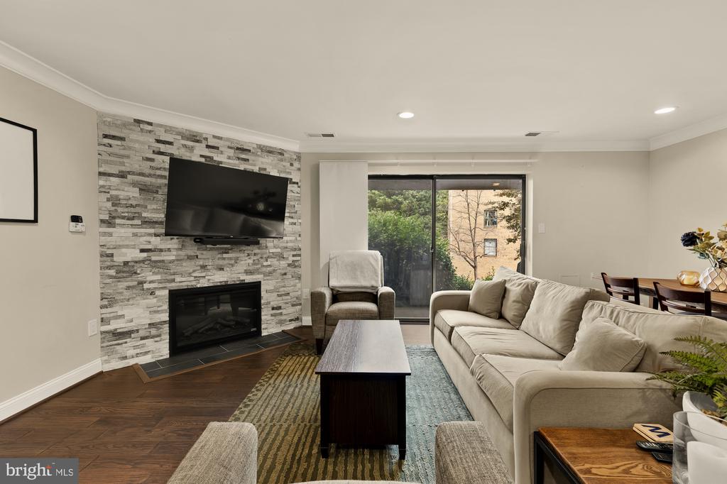 47 DUDLEY COURT Unit: 18