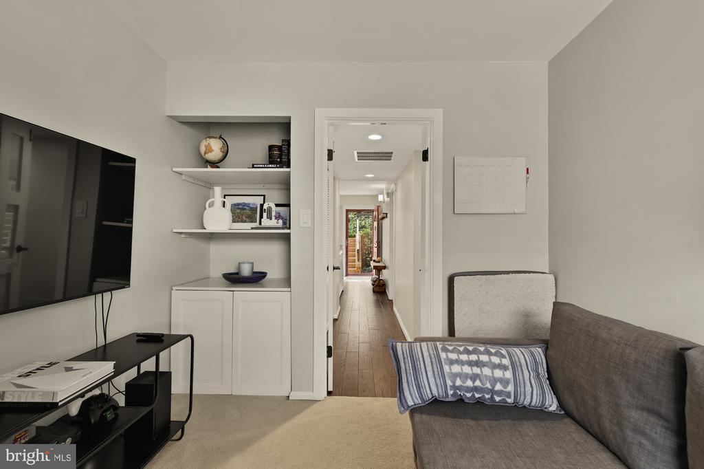 47 DUDLEY COURT Unit: 18