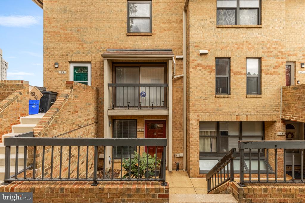 47 DUDLEY COURT Unit: 18