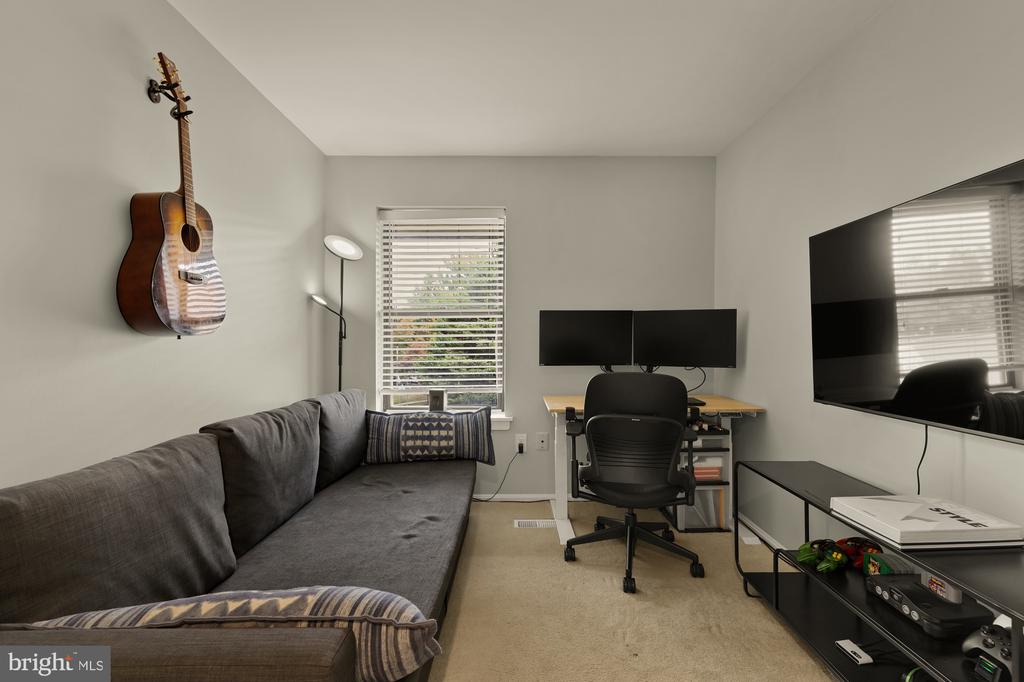 47 DUDLEY COURT Unit: 18