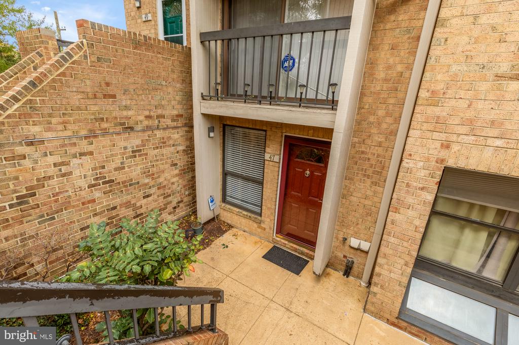 47 DUDLEY COURT Unit: 18