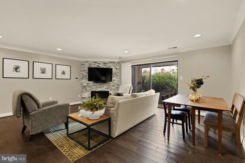 47 DUDLEY COURT Unit: 18