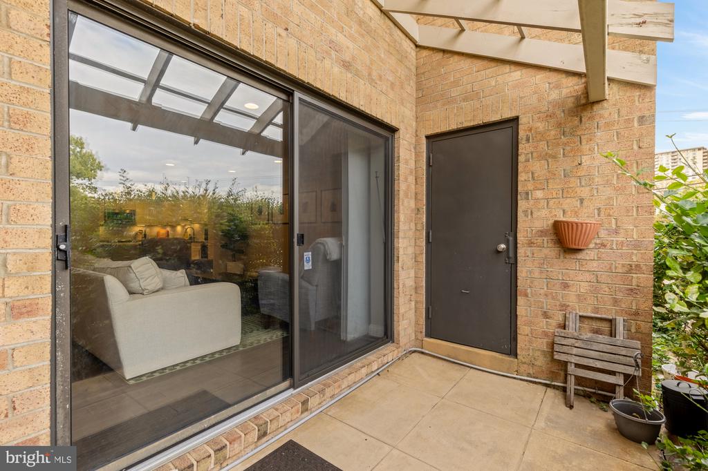 47 DUDLEY COURT Unit: 18