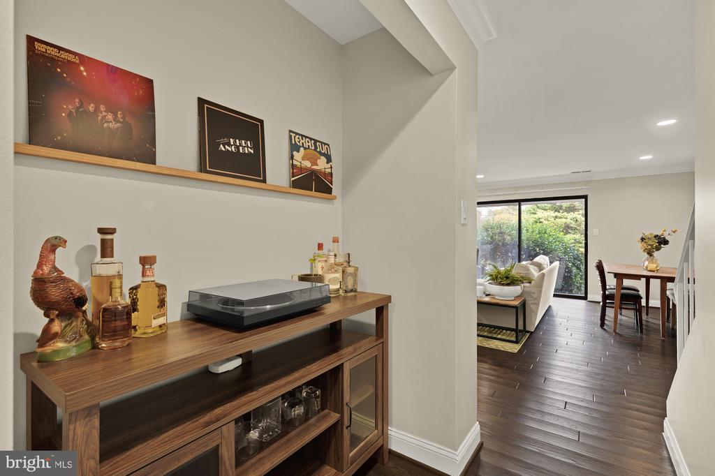 47 DUDLEY COURT Unit: 18