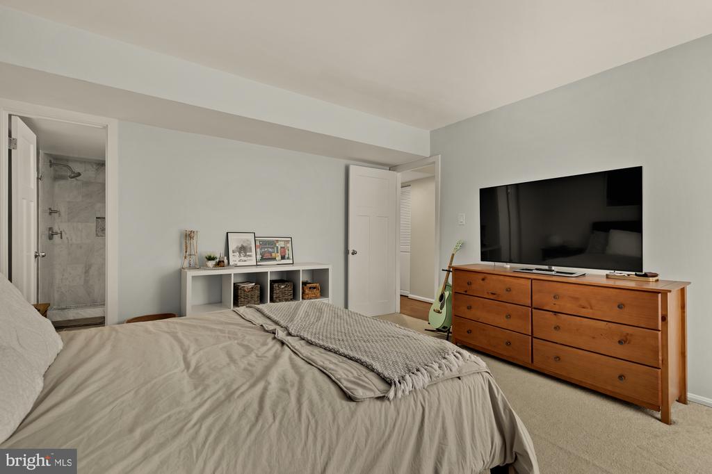 47 DUDLEY COURT Unit: 18