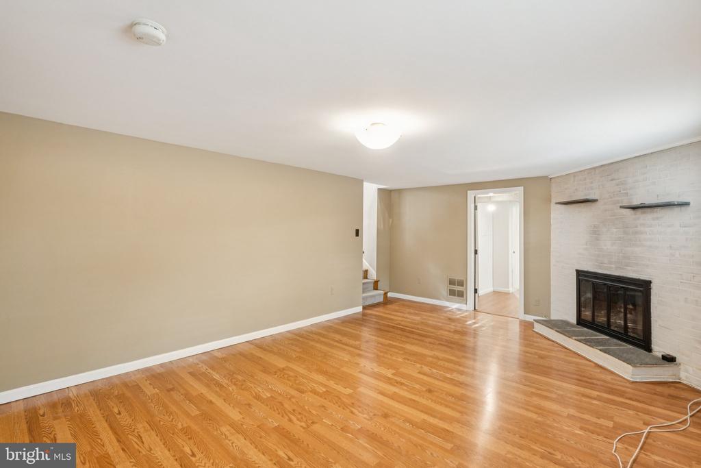 10109 RENFREW ROAD