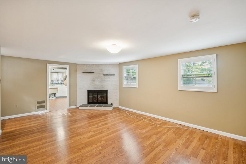 10109 RENFREW ROAD