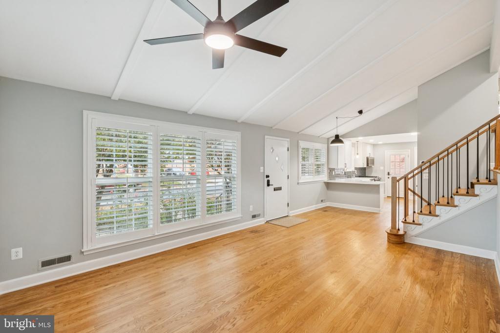 10109 RENFREW ROAD