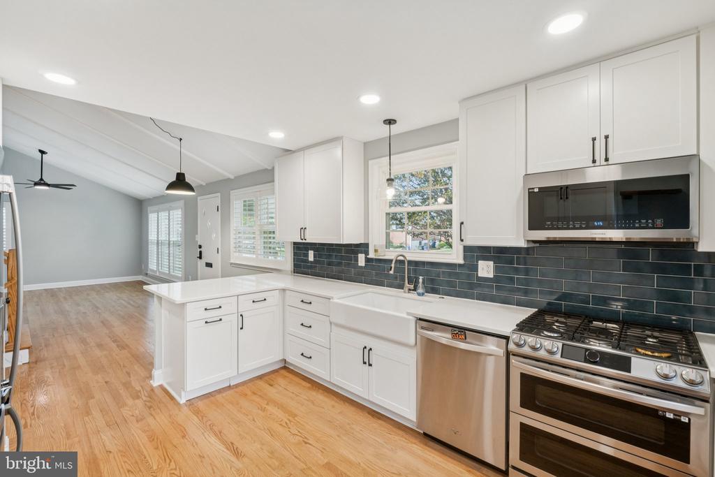 10109 RENFREW ROAD