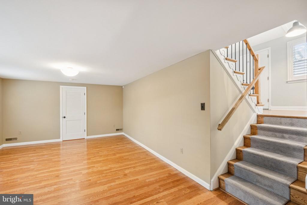10109 RENFREW ROAD