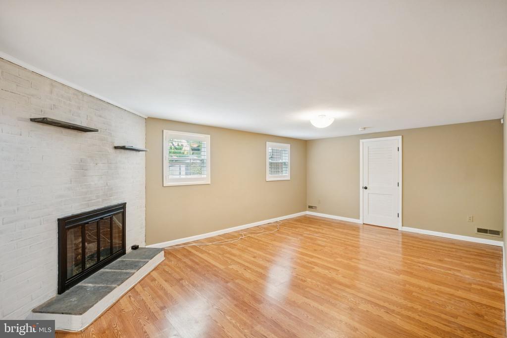 10109 RENFREW ROAD