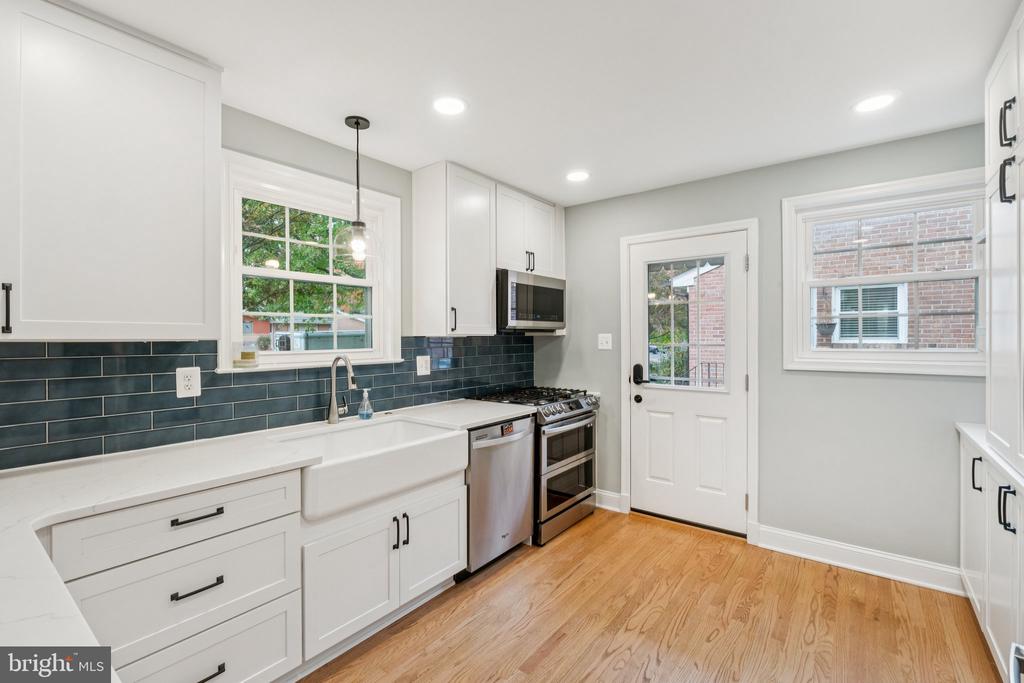 10109 RENFREW ROAD