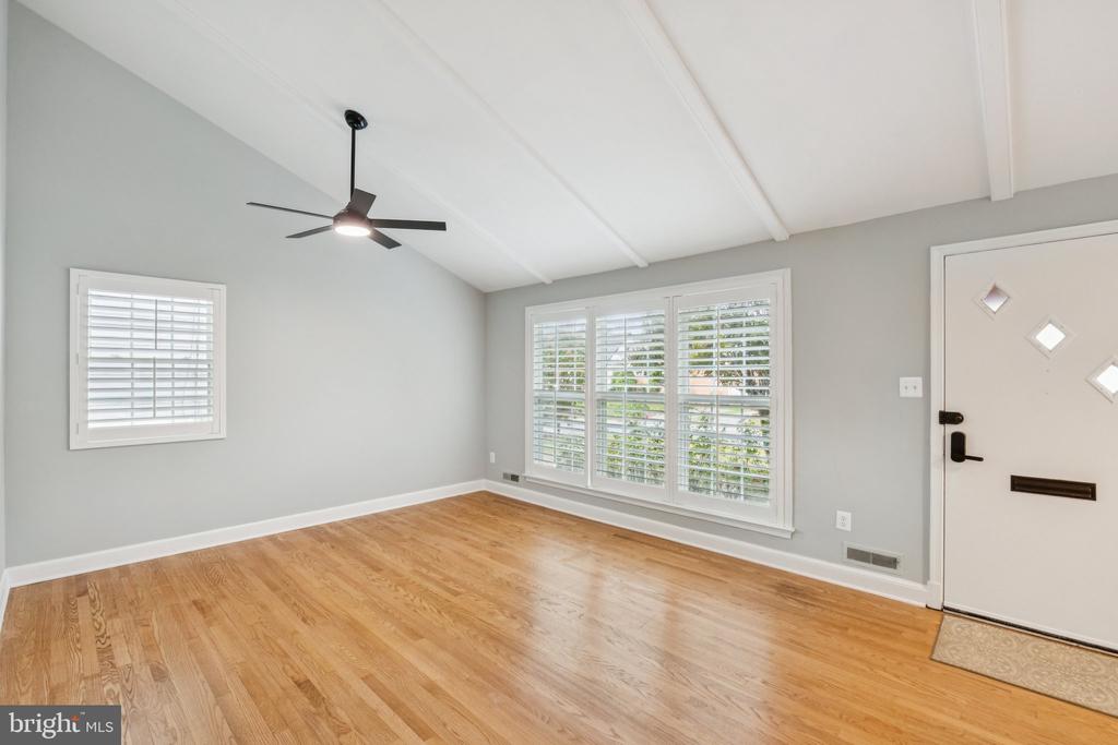10109 RENFREW ROAD