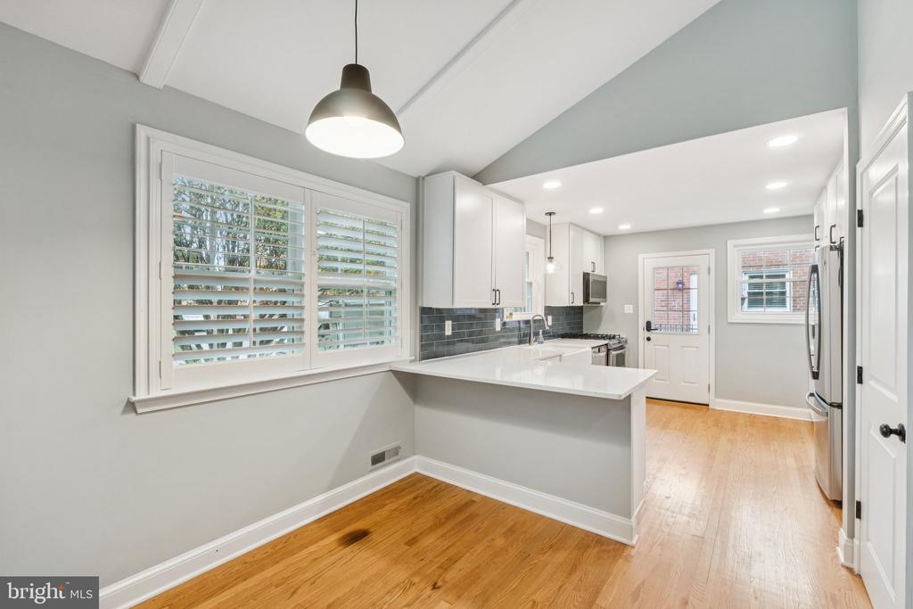 10109 RENFREW ROAD