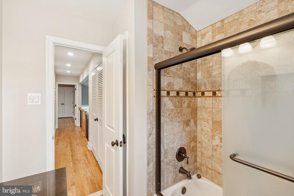 10109 RENFREW ROAD
