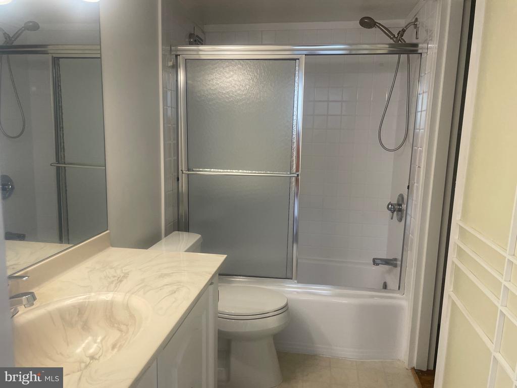 5225 POOKS HILL ROAD Unit: 703N