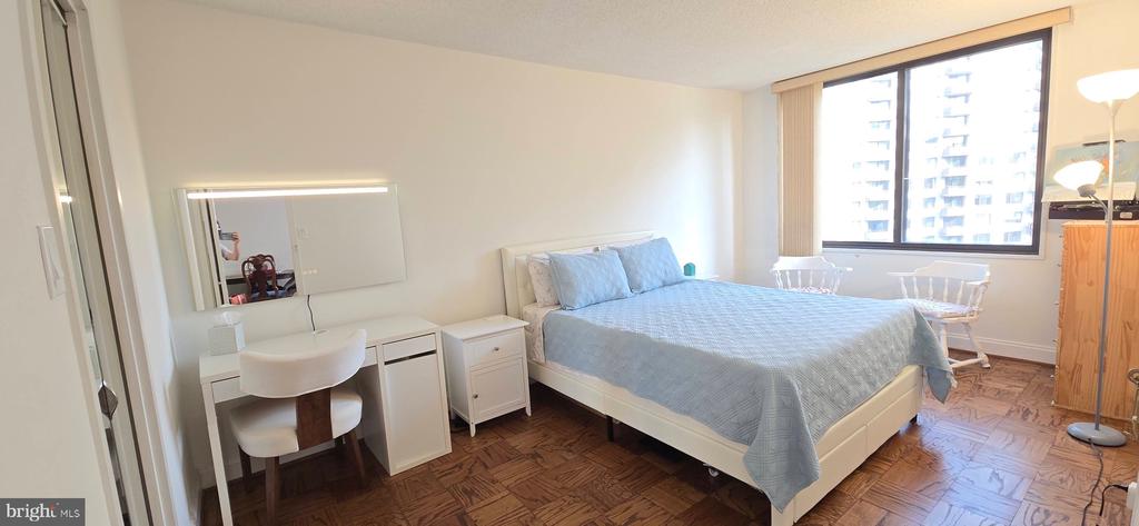 5225 POOKS HILL ROAD Unit: 703N