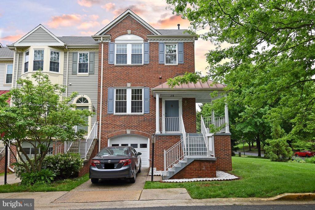 15 BEACON HILL WAY