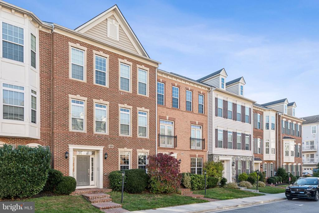 125 AUTUMN VIEW DRIVE