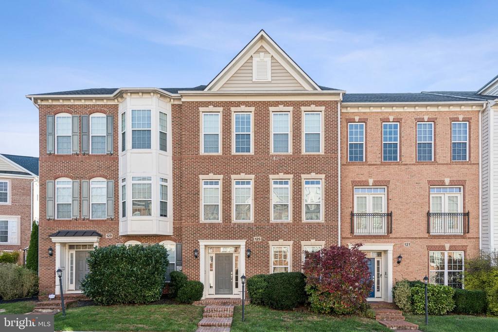 125 AUTUMN VIEW DRIVE
