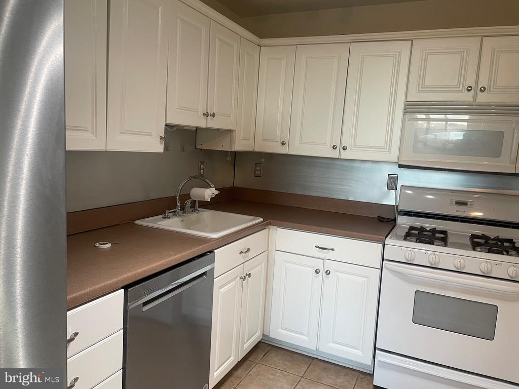 5225 POOKS HILL ROAD Unit: 1824N