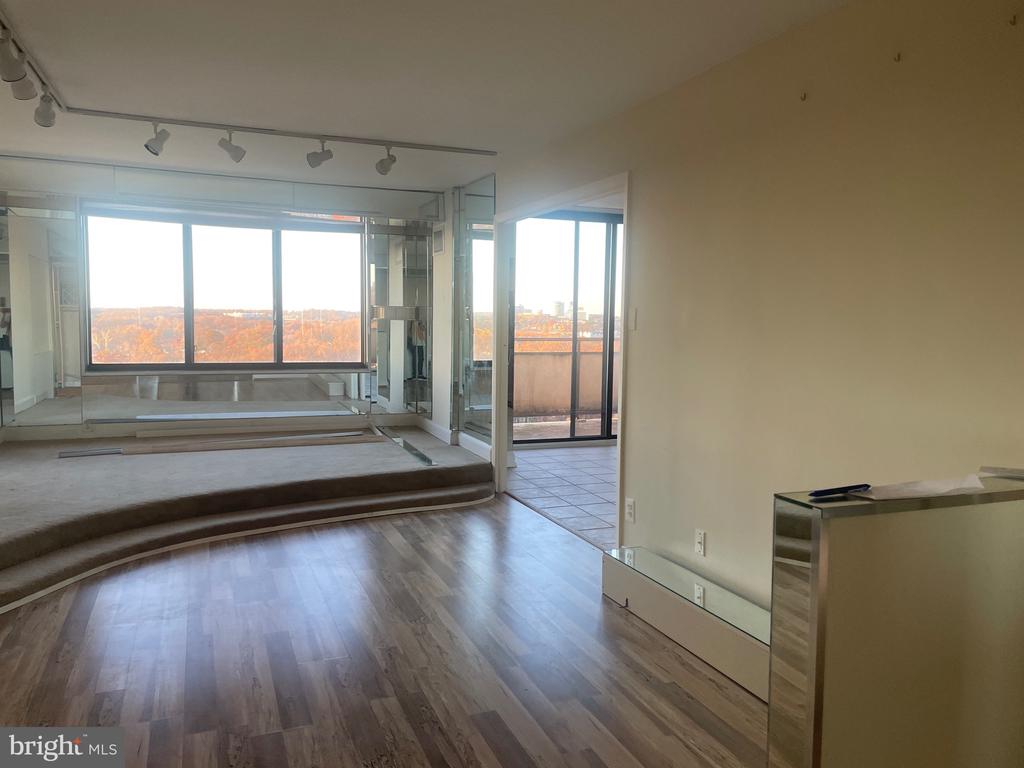 5225 POOKS HILL ROAD Unit: 1824N