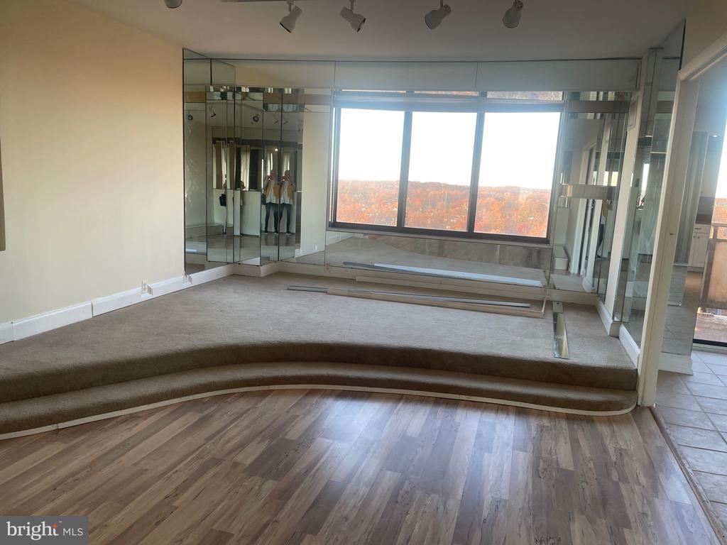 5225 POOKS HILL ROAD Unit: 1824N