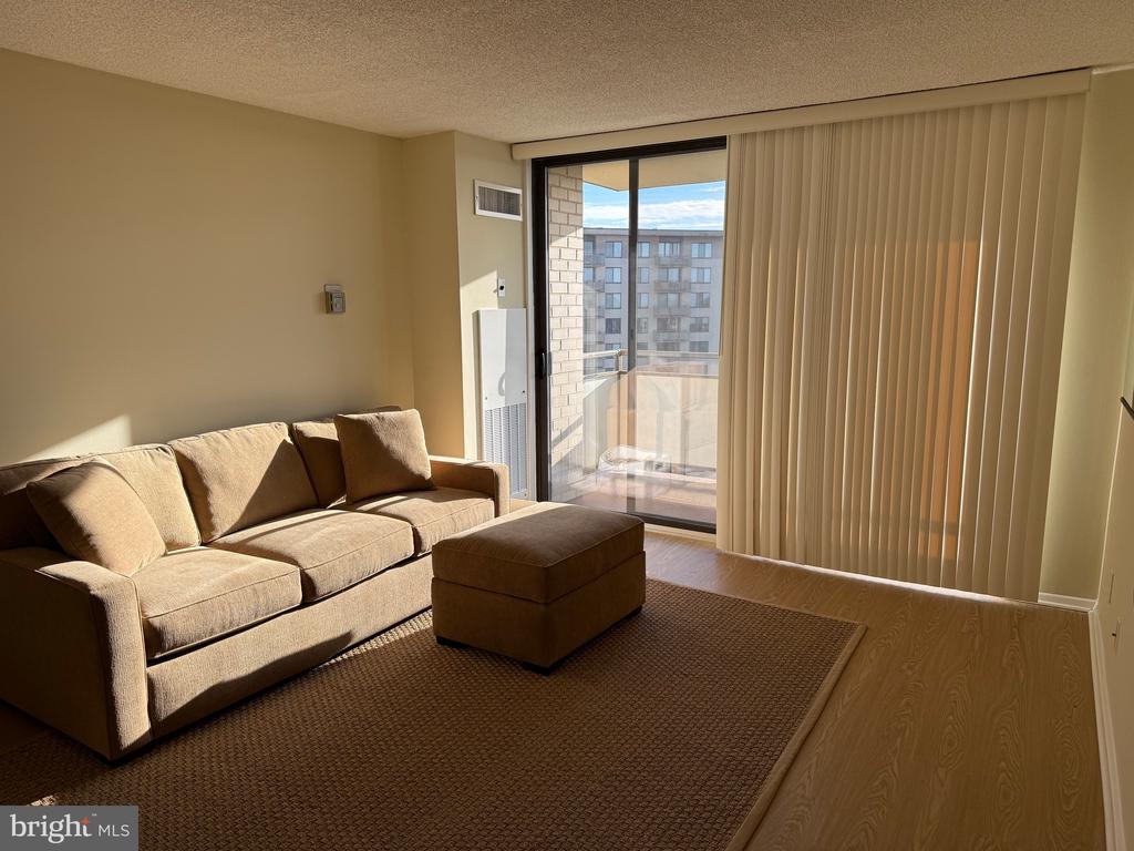 5225 POOKS HILL ROAD Unit: 1607N
