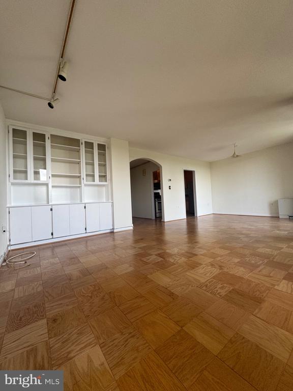 4242 EAST WEST HIGHWAY Unit: 618