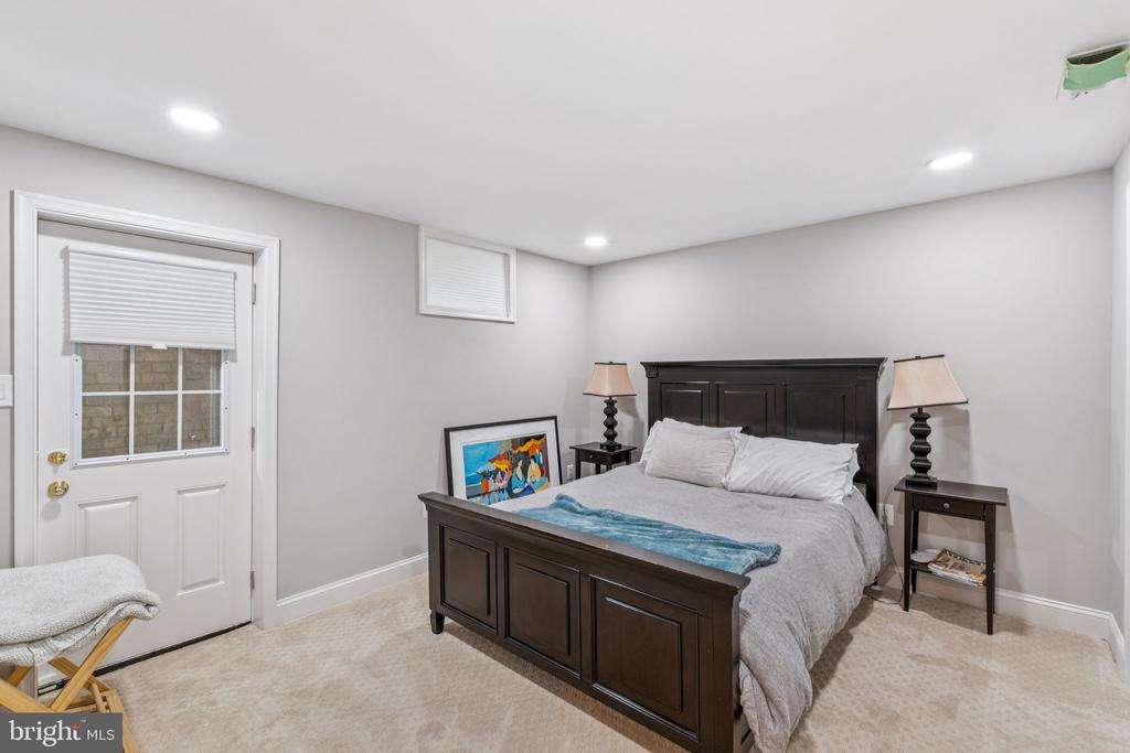 2403 COLSTON DRIVE