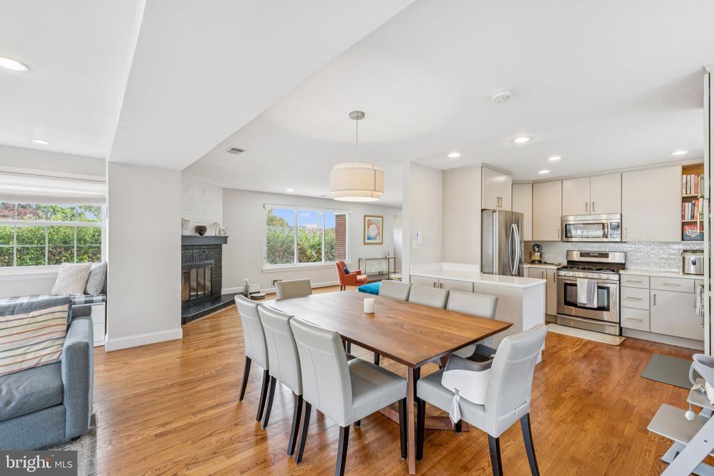 2403 COLSTON DRIVE