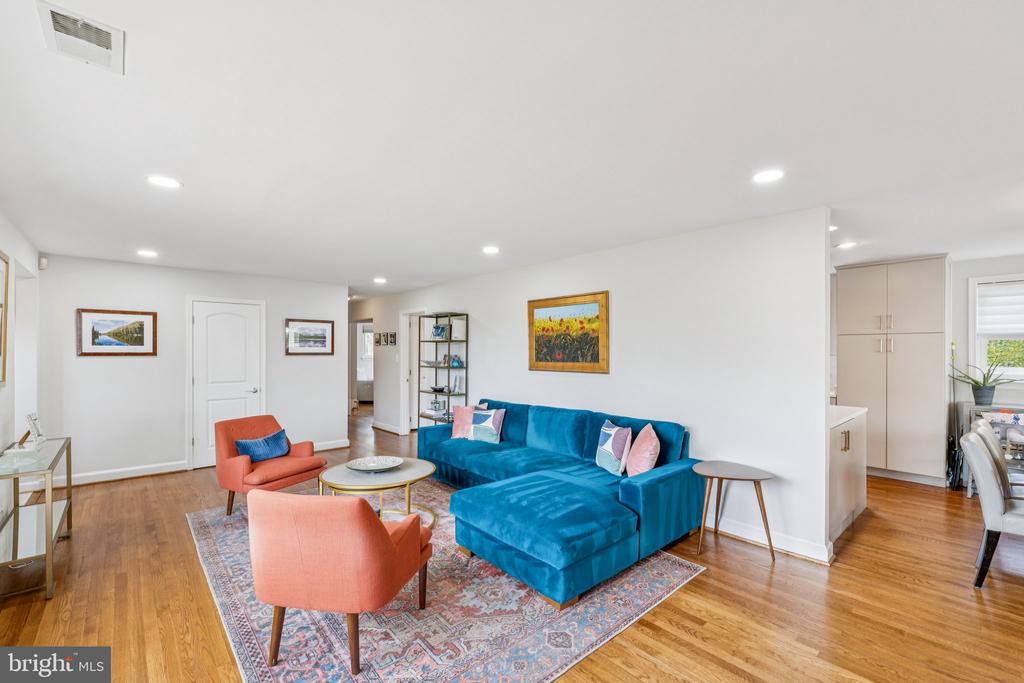 2403 COLSTON DRIVE