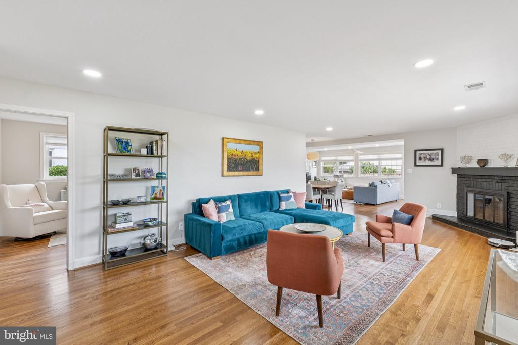2403 COLSTON DRIVE