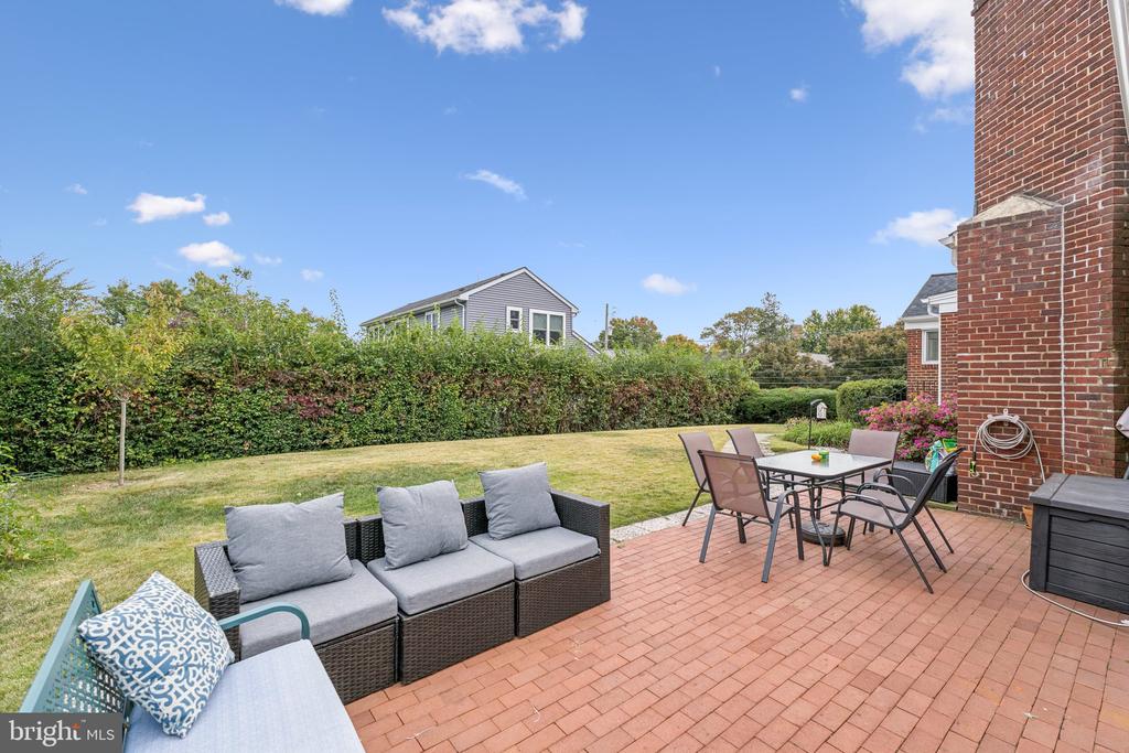 2403 COLSTON DRIVE
