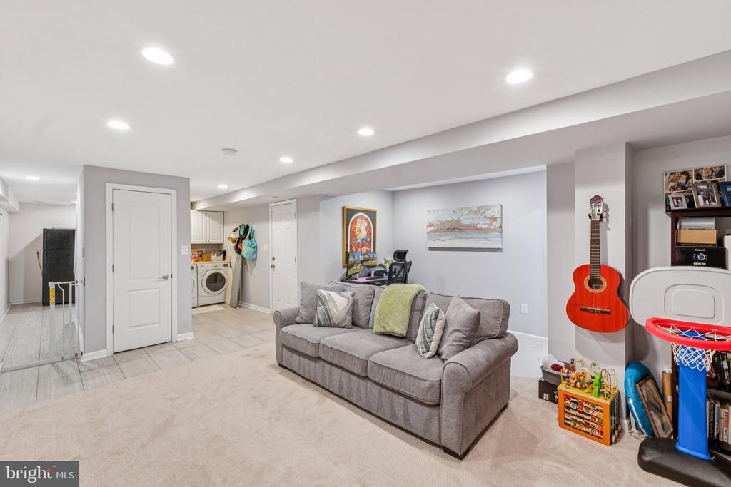 2403 COLSTON DRIVE